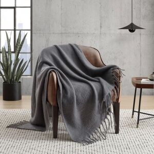 NWT Kenneth Cole Super Soft Fringe Throw Blanket 50” x 70” Lightweight Cozy Gift